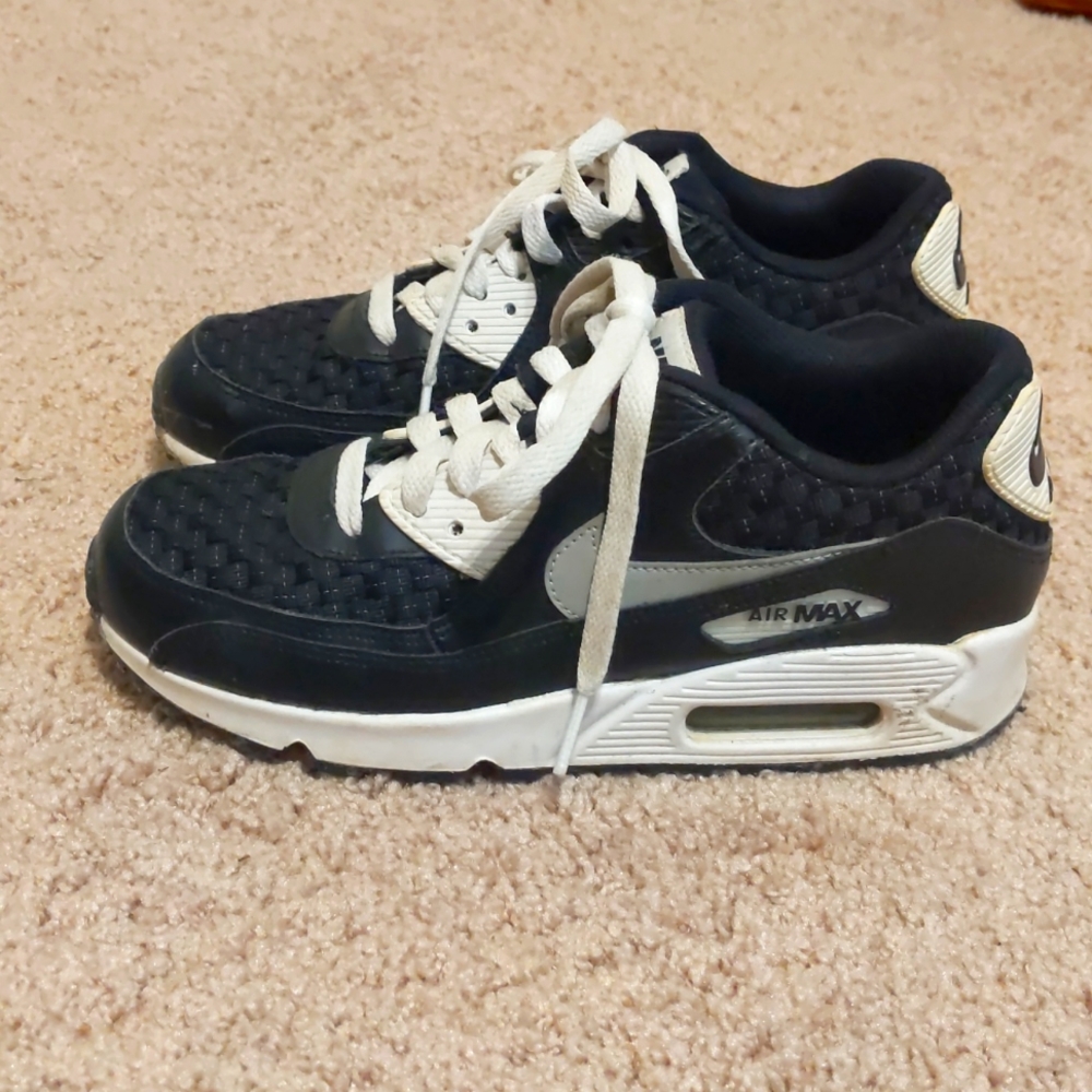 Black and white Nike air max shoes